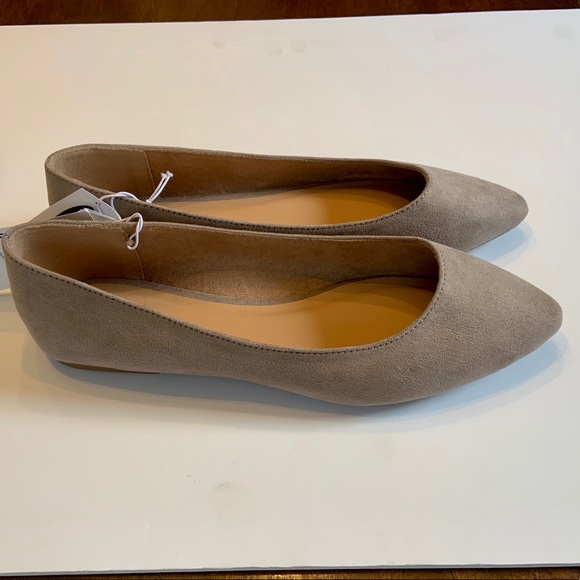 BNWT Old Navy faux suede flats tan size 10 - Picture 2 of 5